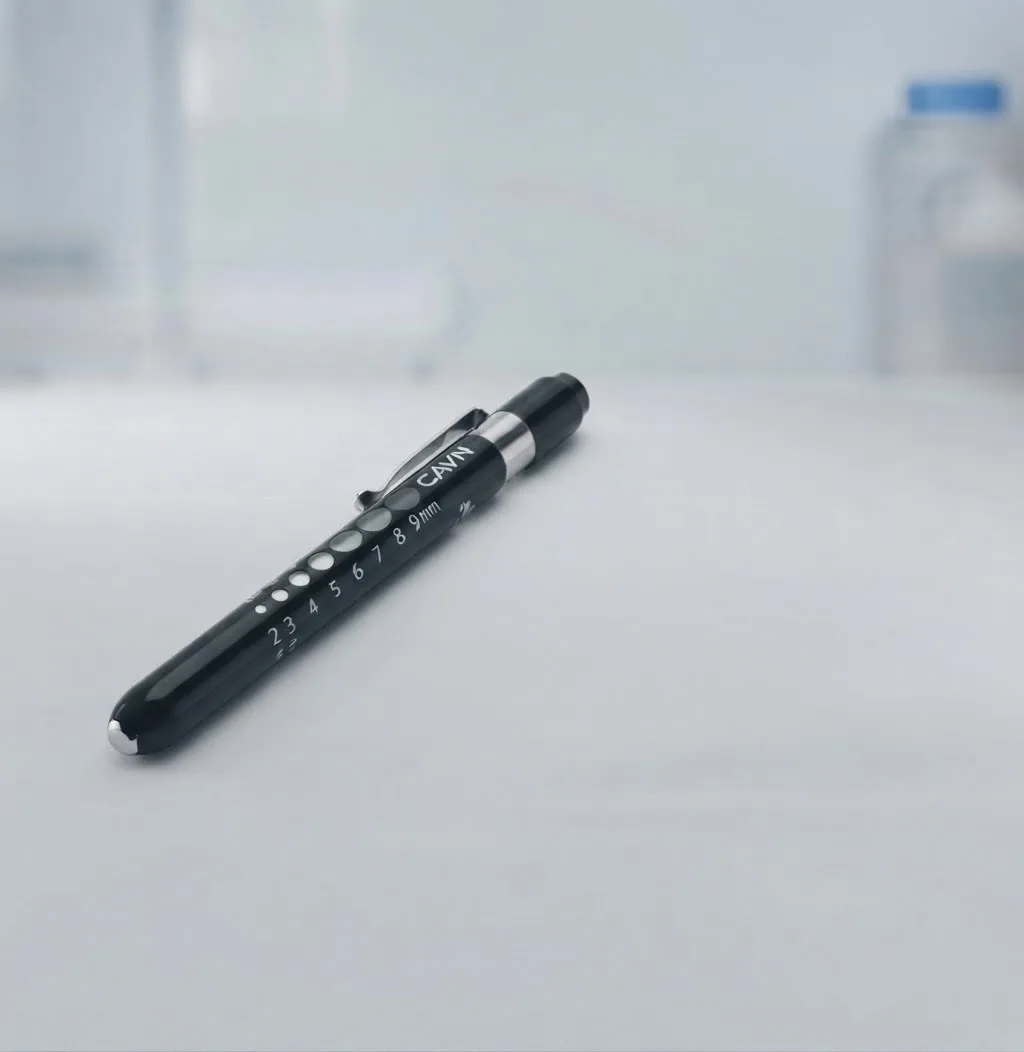 Penlight with Pupil Gauge